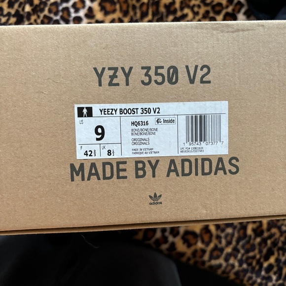 YEEZY boost 350 BONE - Picture 5 of 6